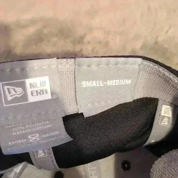 Vintage New Era Jacksonville Jaguars hat, black, small-medium - Picture 6 of 6